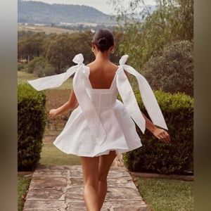 Dissh Aisle White Linen Bow Mini Dress 🎀 Size 6